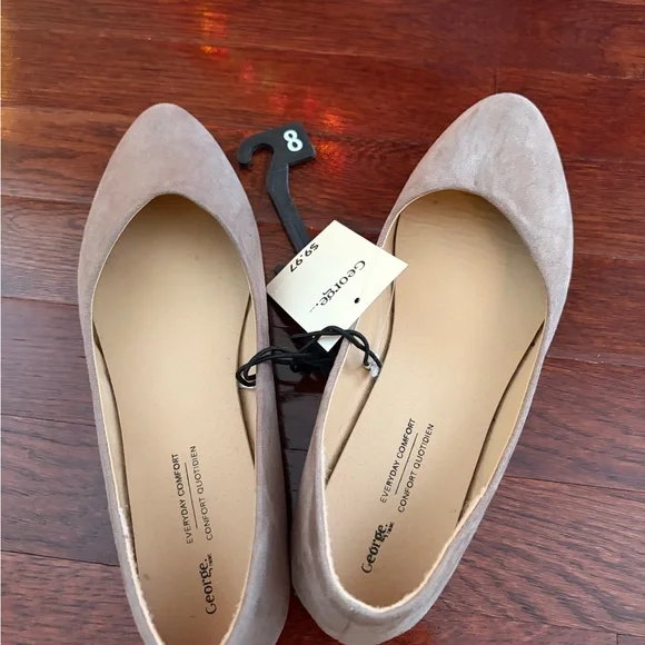 Women’s Beige Suede feel Flat Shoes (size 8) - Picture 2 of 4